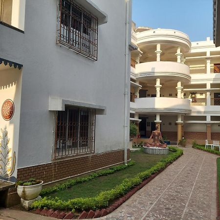Hotel Kolam Shānti Niketan Exteriér fotografie