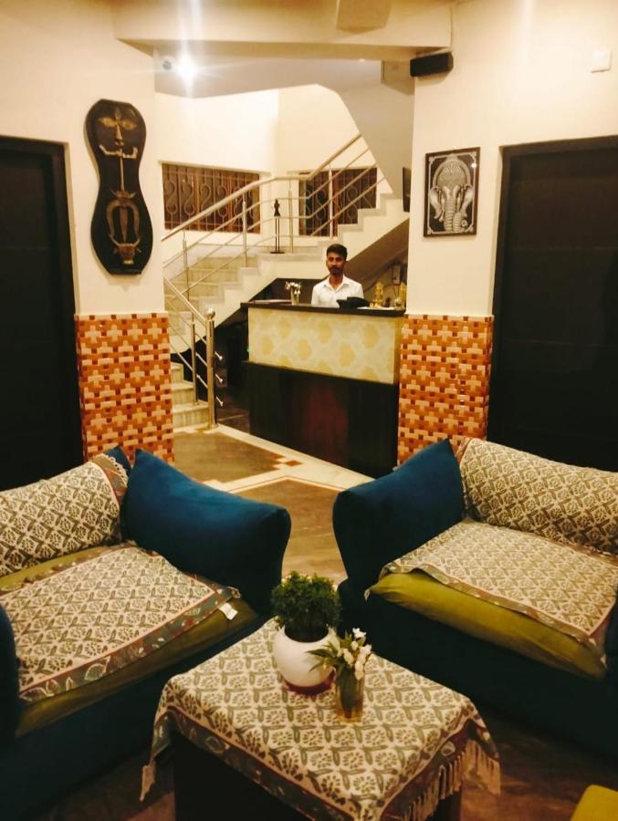 Hotel Kolam Shānti Niketan Exteriér fotografie